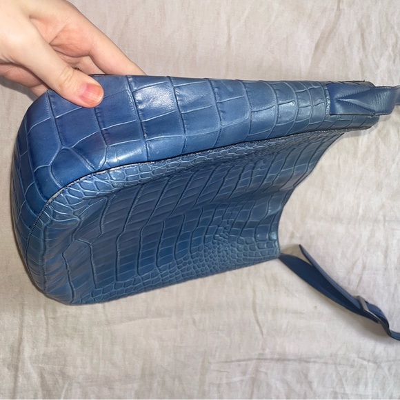 VINCE blue crocodile embossed leather crossbody purse - Picture 7 of 8